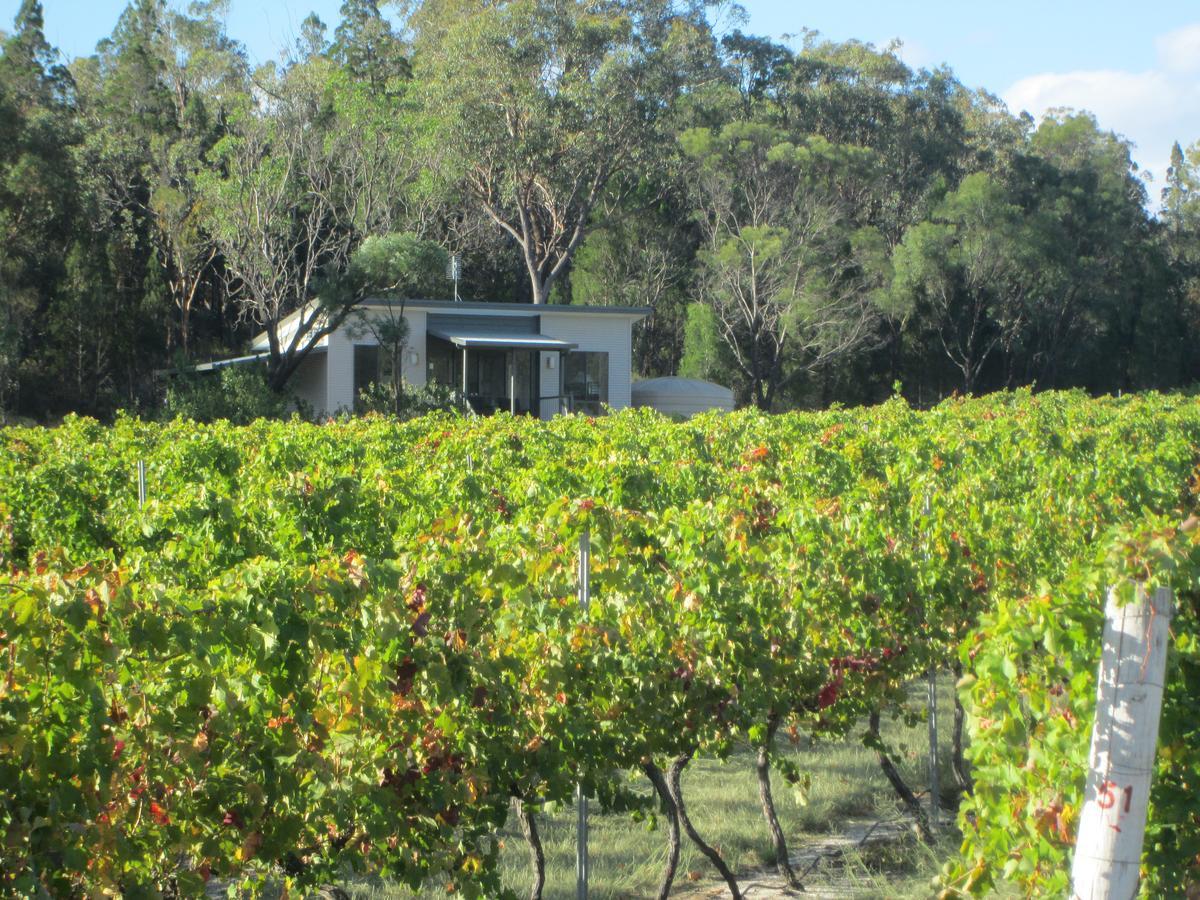 Just Red Wines Cabins Ballandean Eksteriør billede